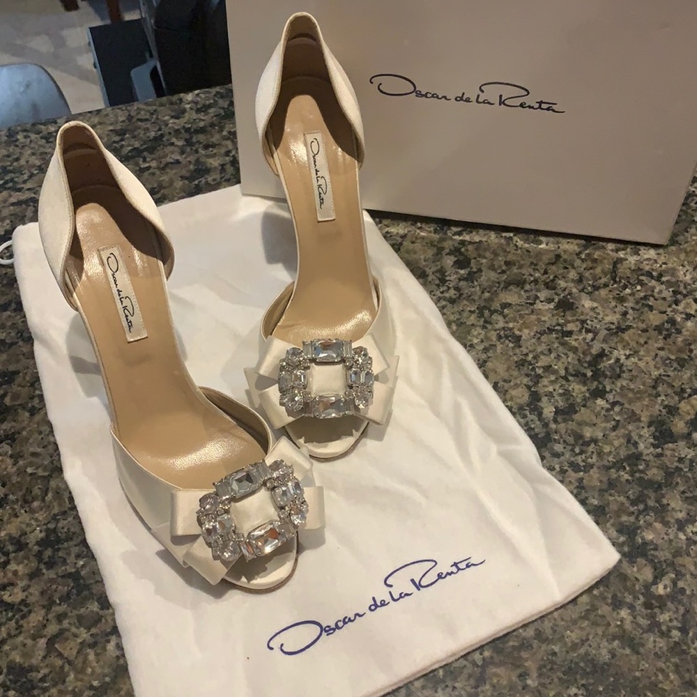 Óscar De La Renta satin heels